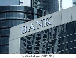 Banche: tassa su extraprofitti
